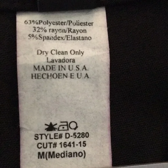 Elegant Black Midi Dress - Picture 6 of 6